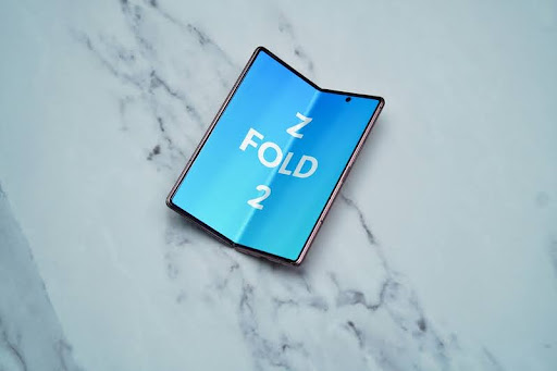 Blue sign displaying the words "Samsung Z Fold"